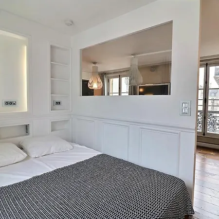 4th - The Marais - Roi Apartment